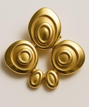 ORO18 Brooch